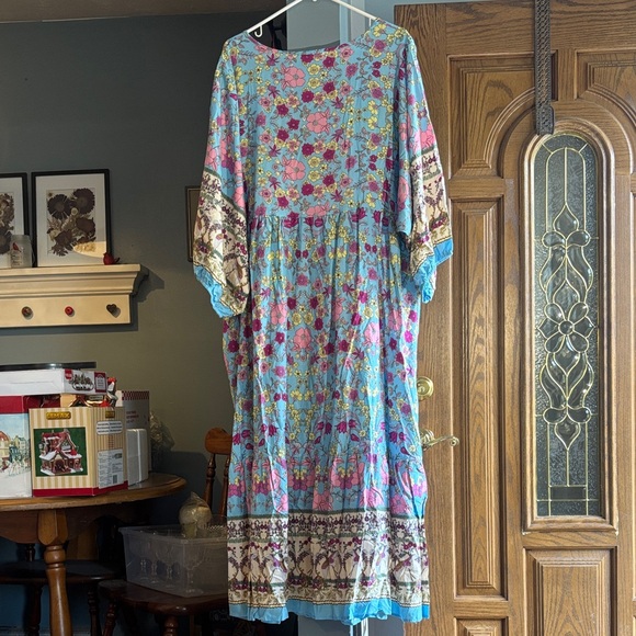 NWOT-Chic Long Sleeve Floral Dress in Blue and Pink - Picture 2 of 15
